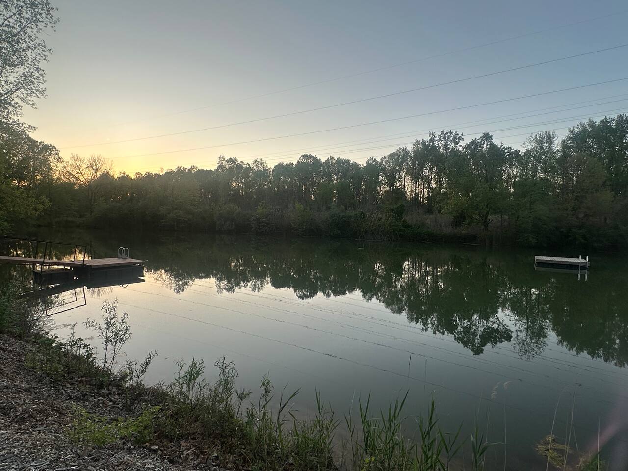 Camp in quiet w/ Spa Lake Pool