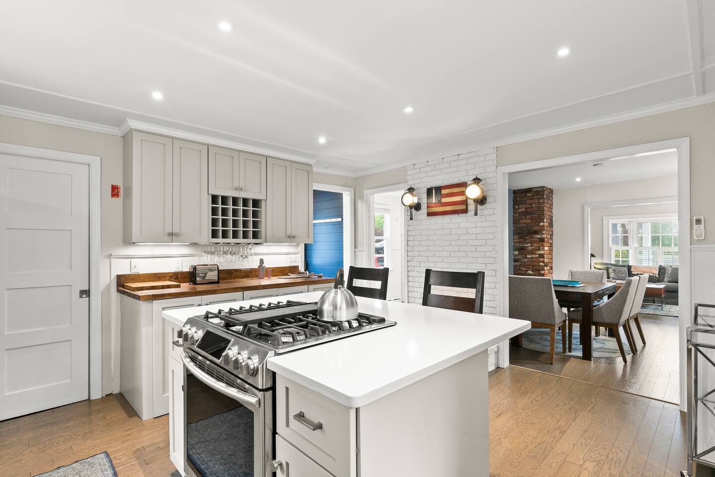 Dog-Friendly West End Home + Parking - Sleeps 6 — Provincetown — vacation rental
