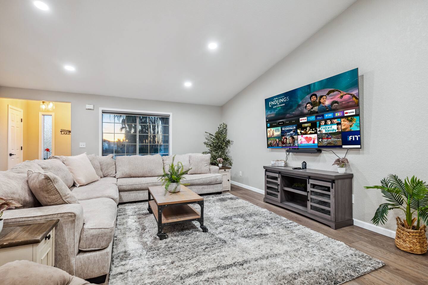 Arcade | Pool | Putt-Putt | Firepit | Sleeps 12