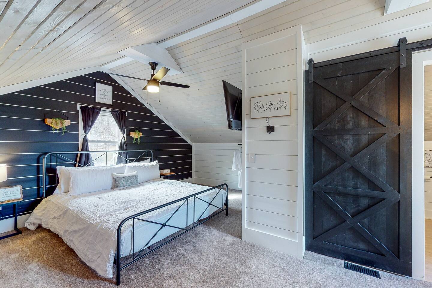 The Towpath Retreat-A Cozy Farmhouse Stay — Canal Fulton — vacation rental
