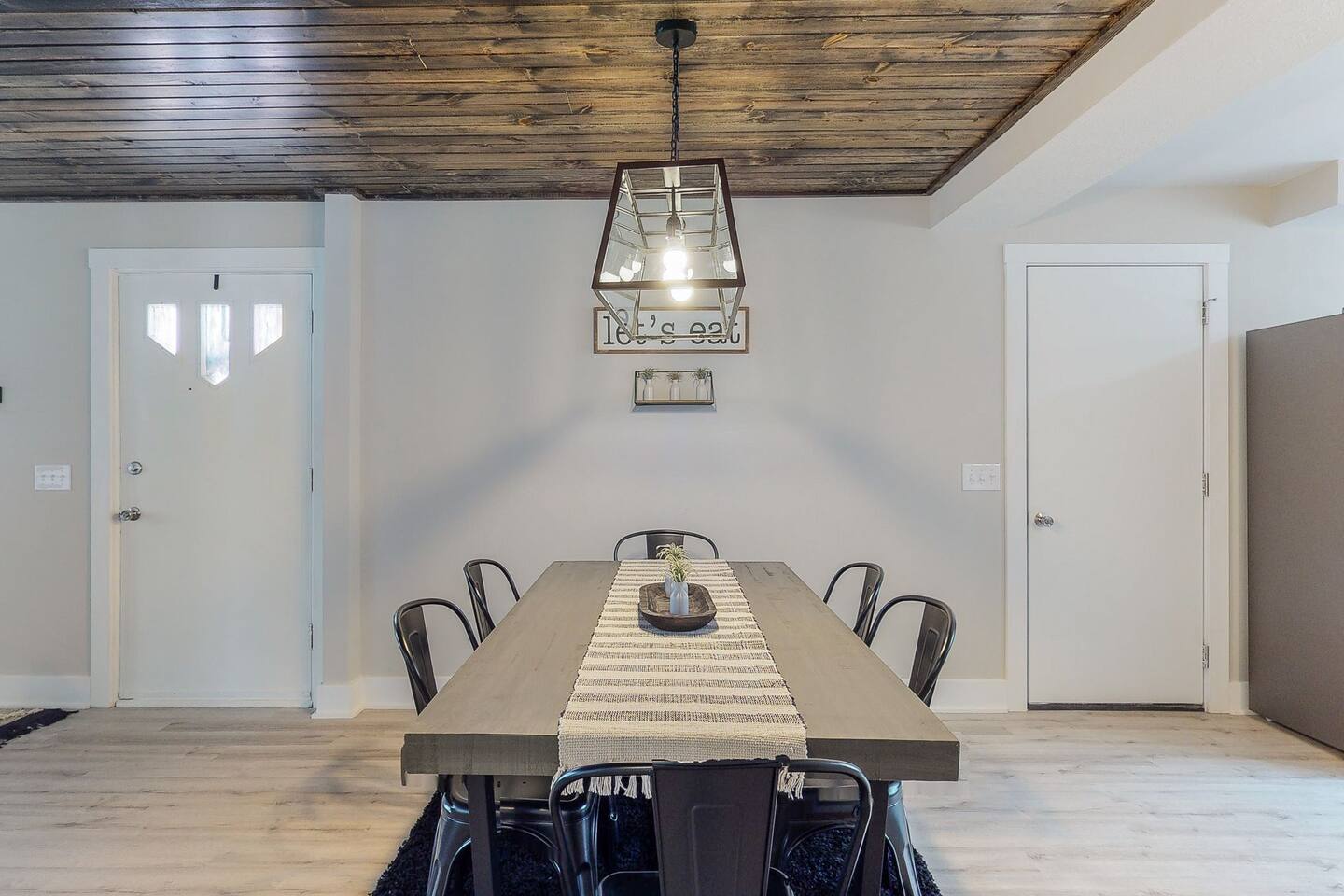 Steps to the HOF-Football Fans Dream Stay — Canton — vacation rental