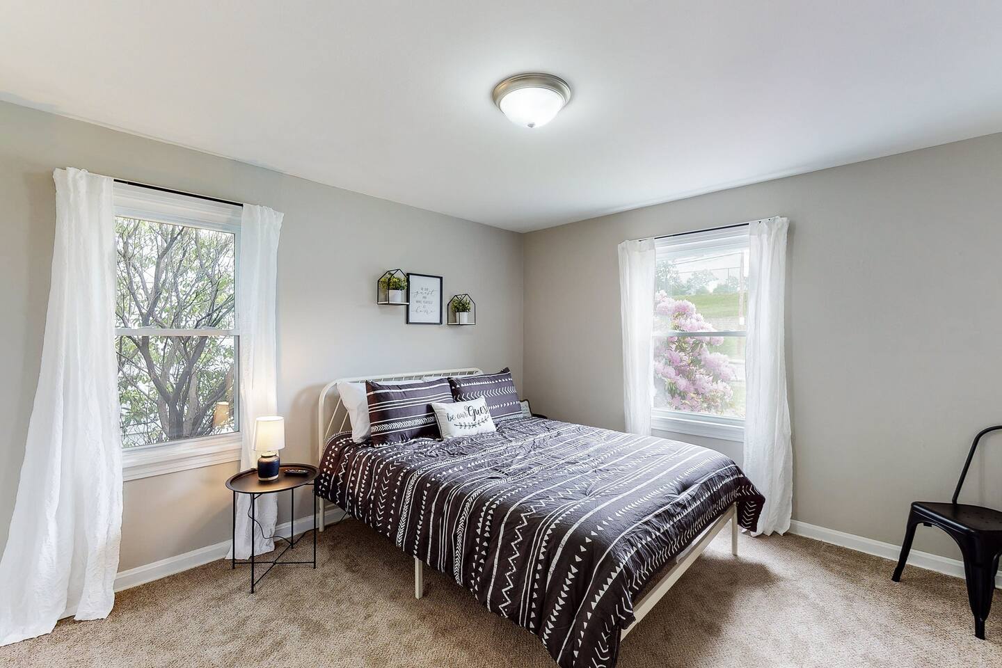 Football Hall of Fame Hideaway-Cozy and Convenient