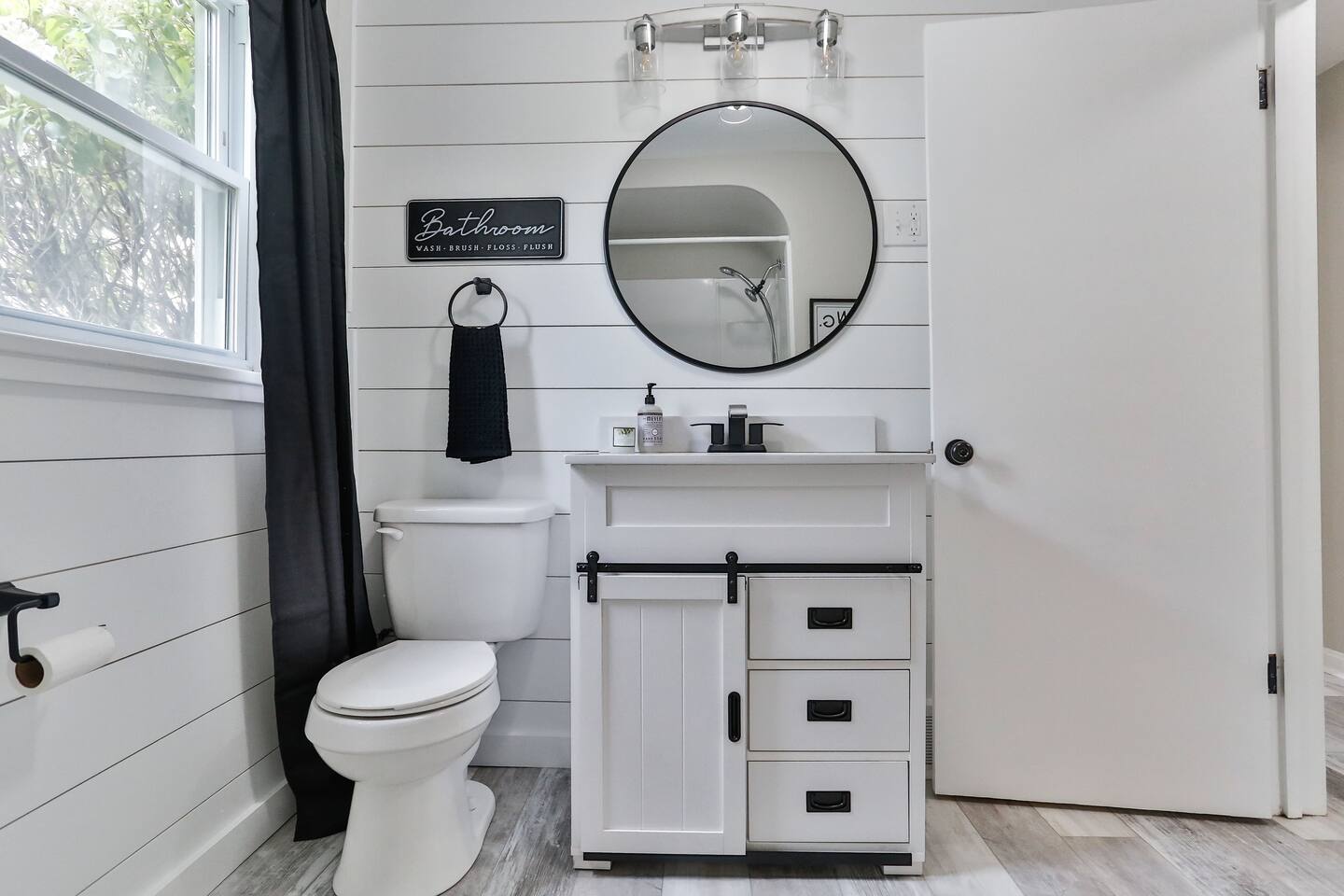 Football Hall of Fame Hideaway-Cozy and Convenient