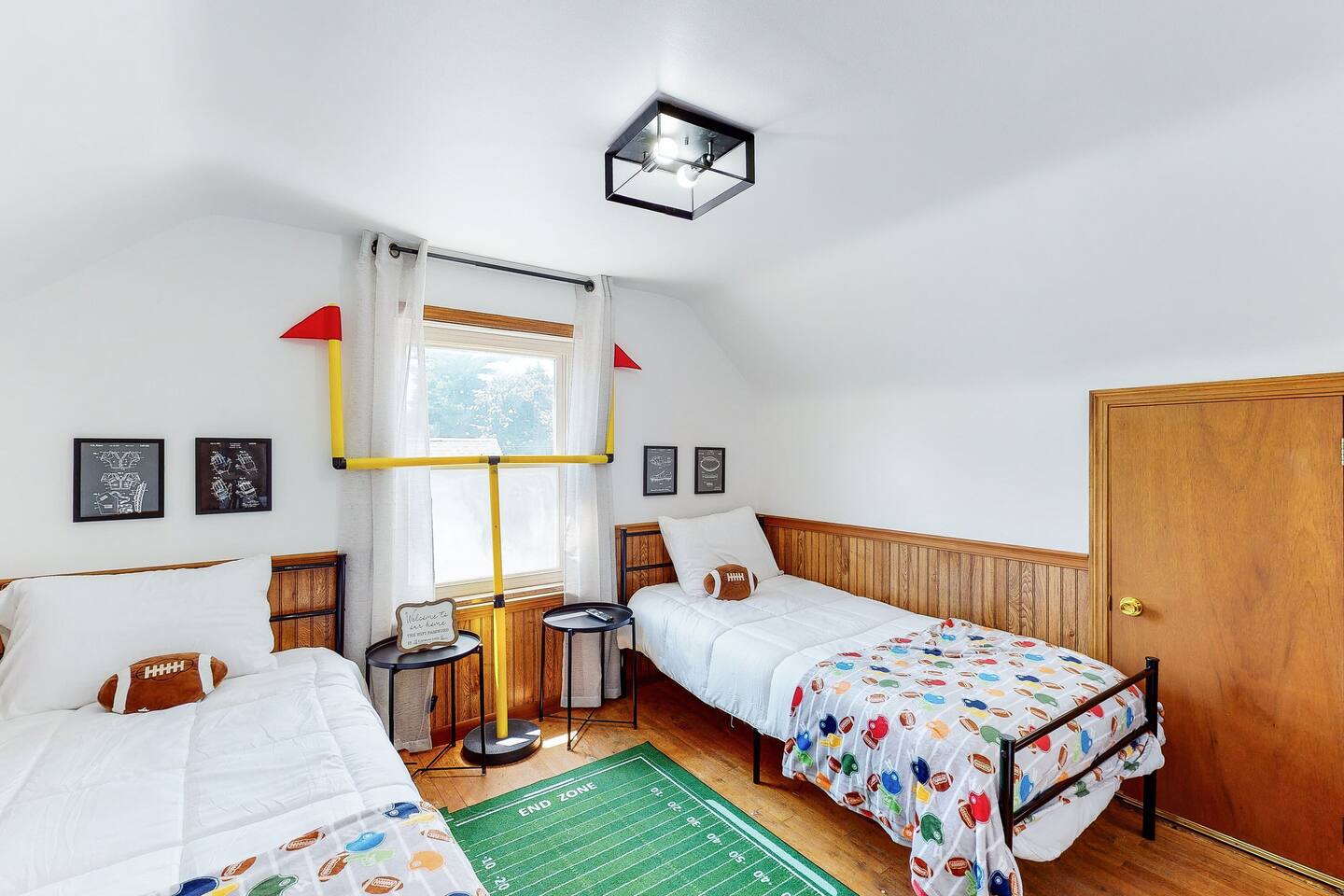 Home Champions-HOF Village Comfort