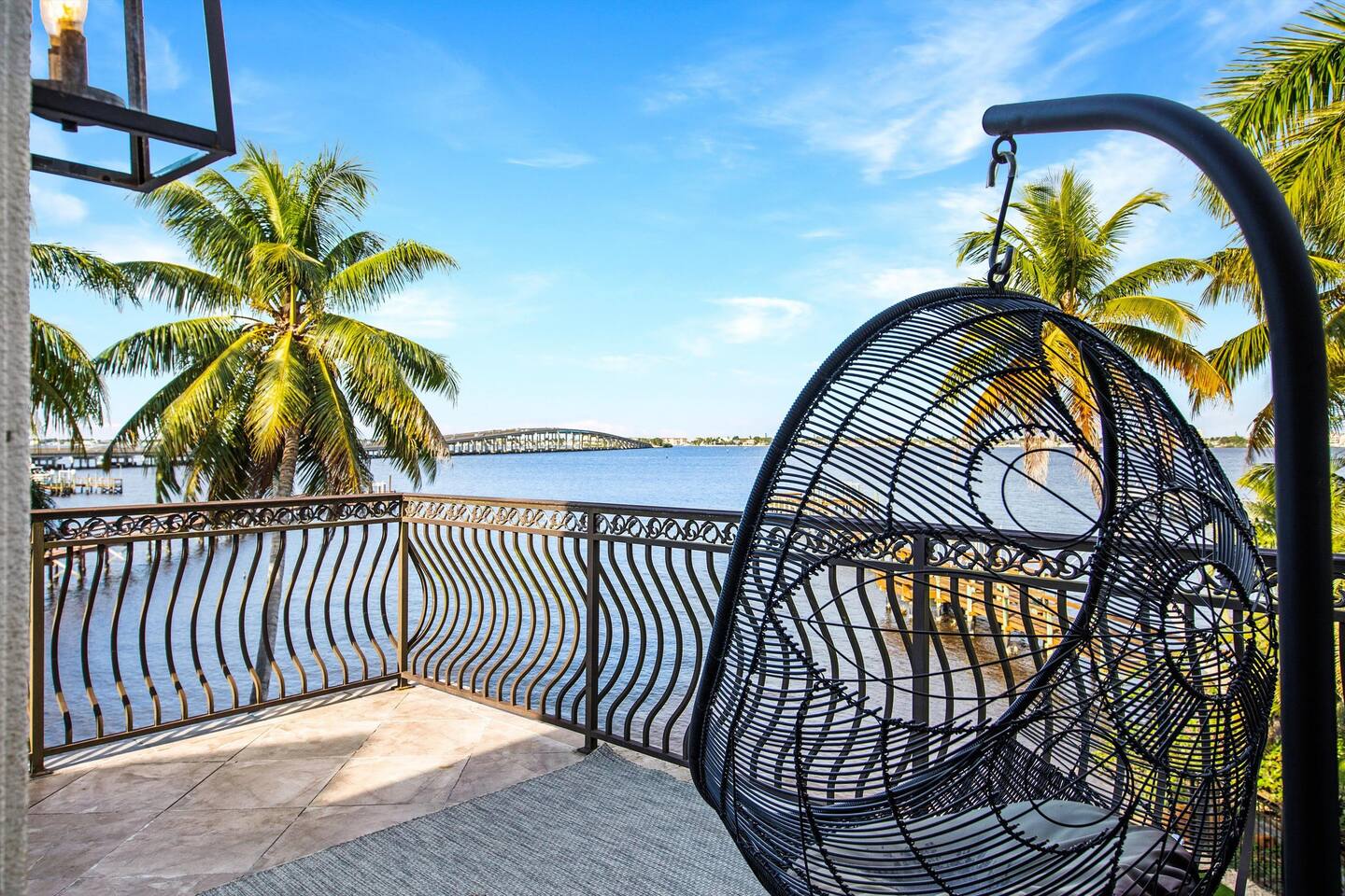 The Sunset Escape-Riverfront Elegance