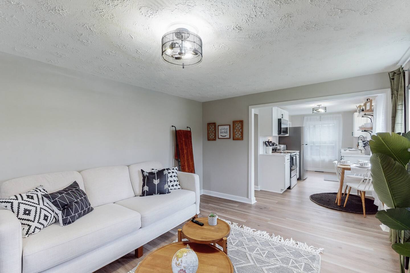 Touchdown Bungalow-Charming HOF Village Home