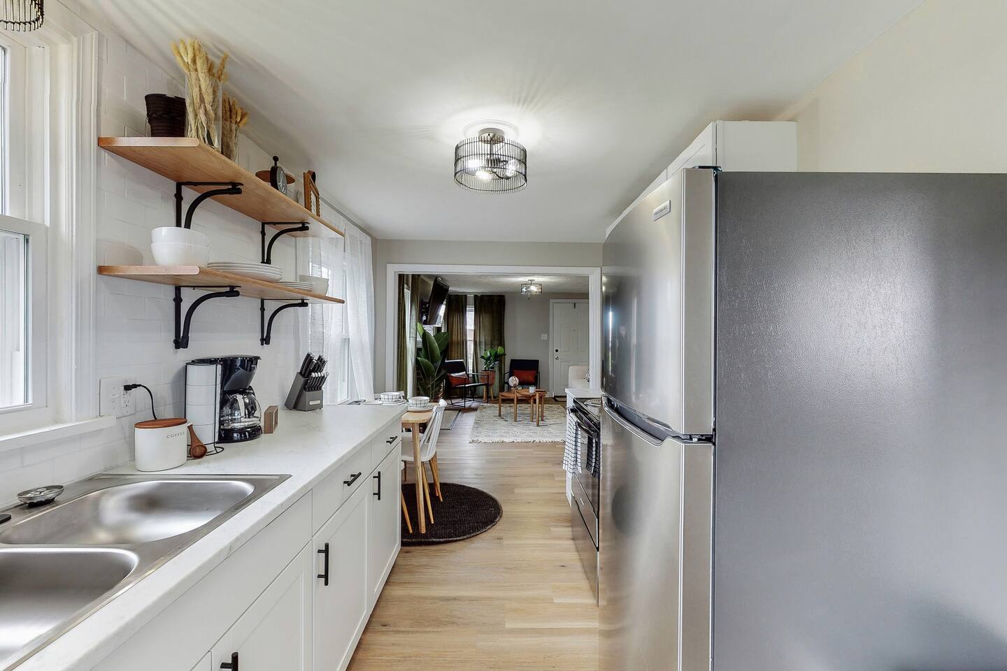 Touchdown Bungalow-Charming HOF Village Home