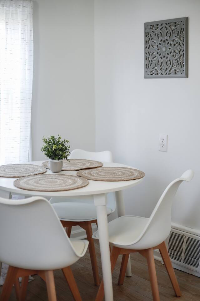 End Zone Escape-Light and Bright HOF Village Home