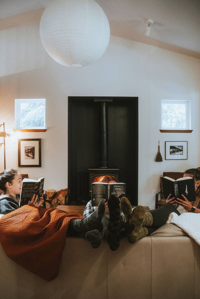 Evergreen Escape •Hot Tub •Sauna •AC •Workspace!