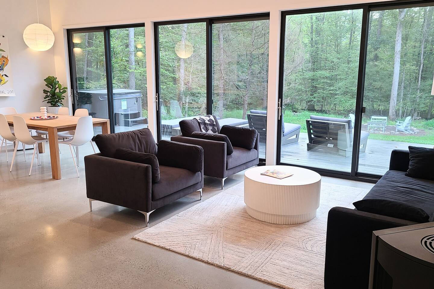 Modern Woodland Getaway with Hot Tub and Fire Pit