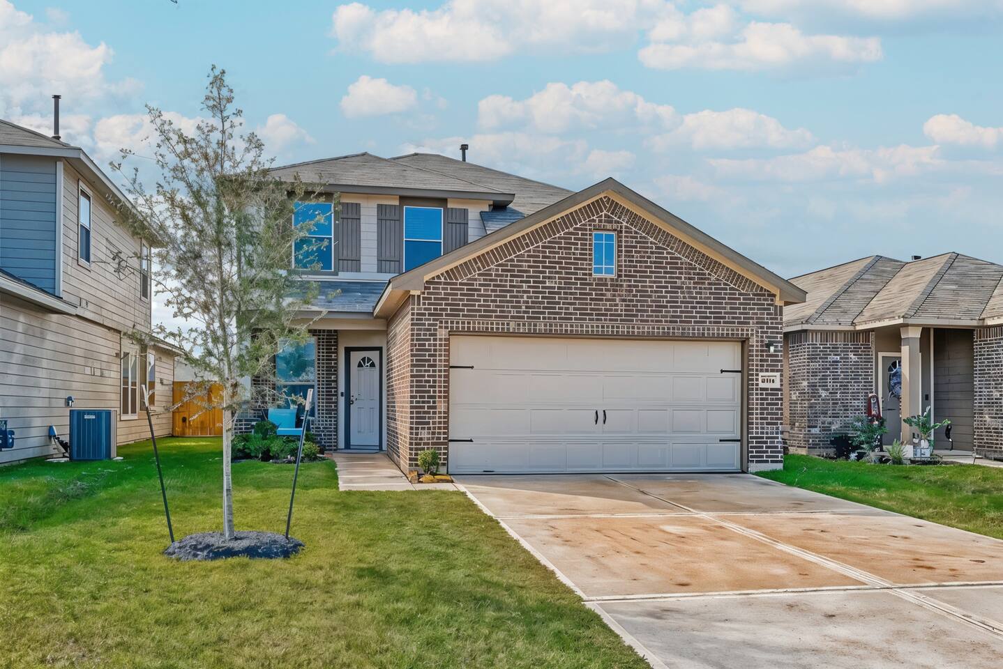 New 5br house with 4 king beds • Hot Tub • Pets OK