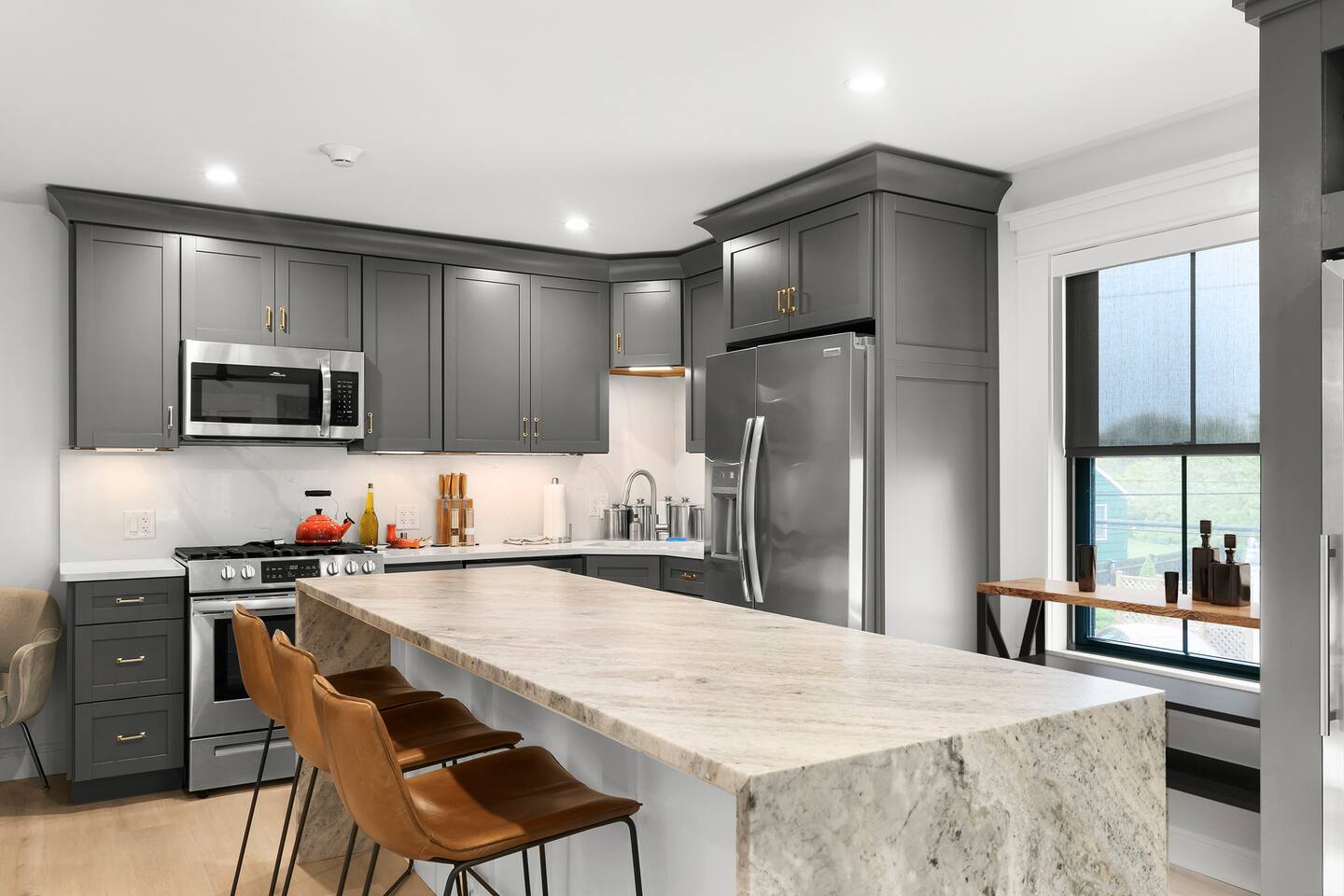 Stylish + Modern Central Ptown Condo + EV Charger
