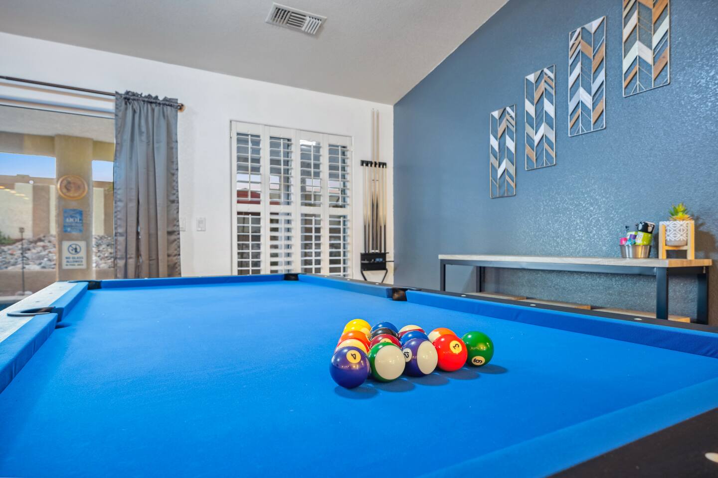 Pool | Firepit | Pool Table | 3 Bd | Sleeps 10
