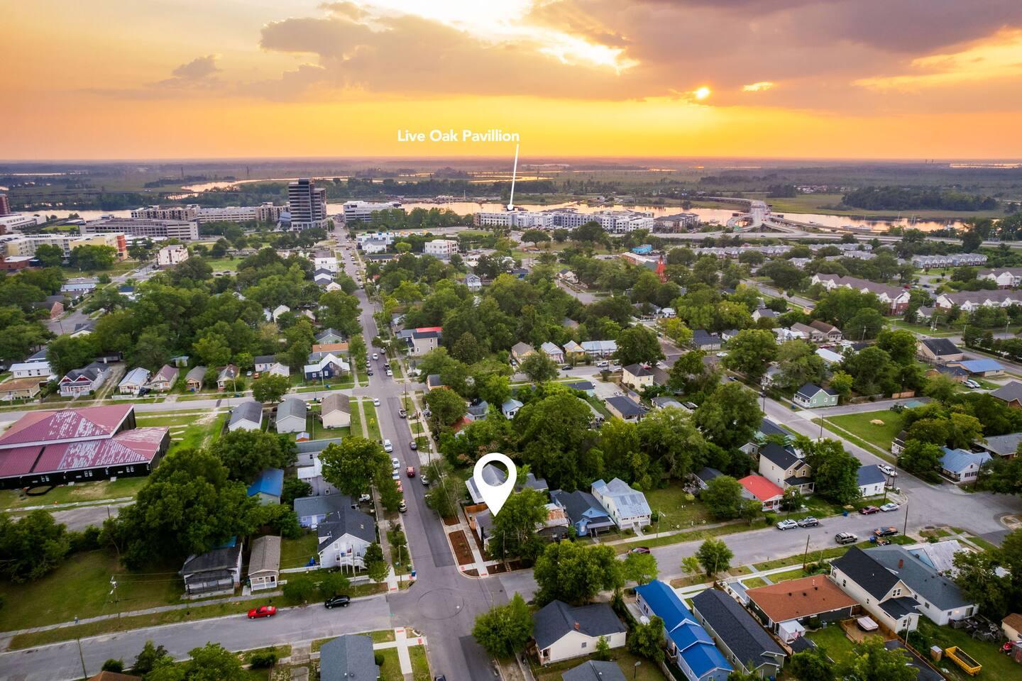 10 min Walk+ Live Oak Bank + 7th street + ChowTown