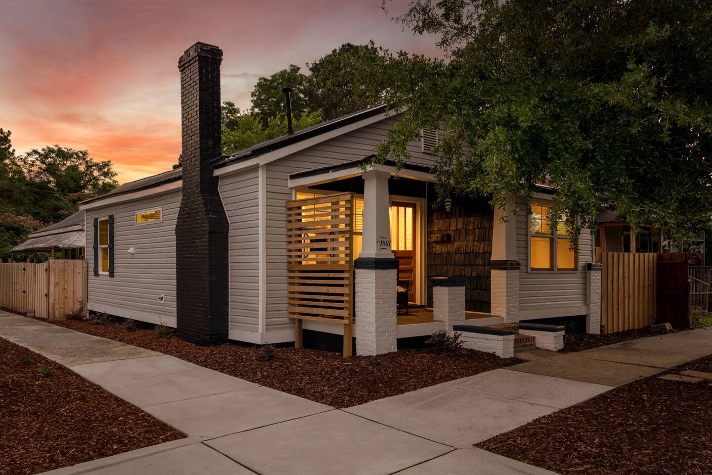 10 min Walk+ Live Oak Bank + 7th street + ChowTown