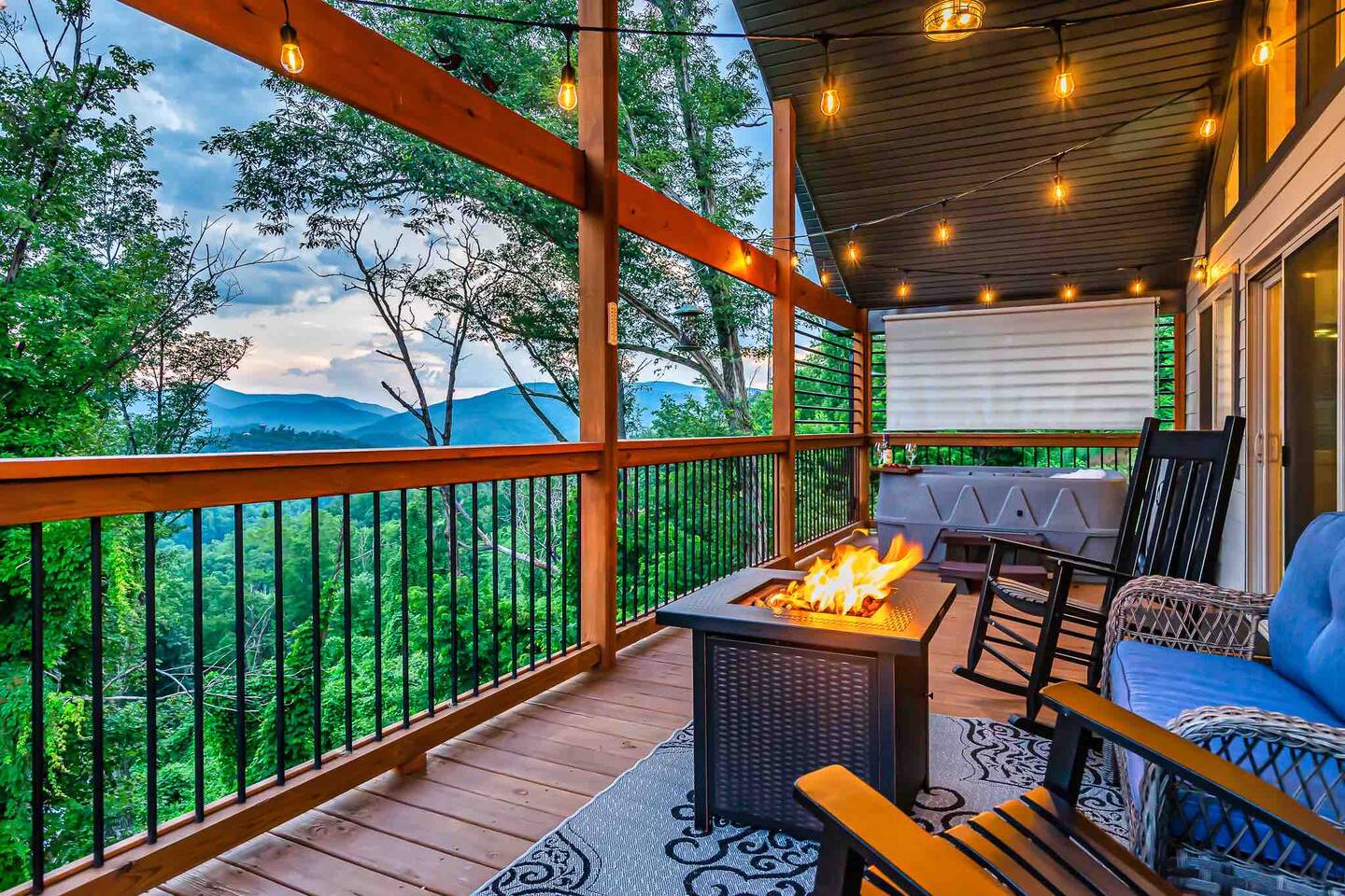 Only 1.8 Miles to Gburg! Downtown VIEWS !  Hot Tub