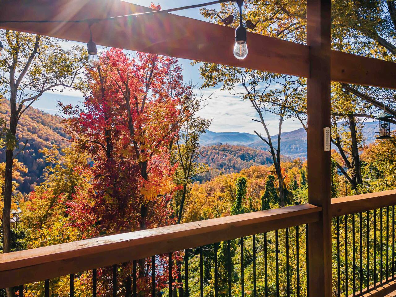 Only 1.8 Miles to Gburg! Downtown VIEWS !  Hot Tub — Gatlinburg — vacation rental