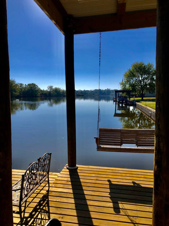 Down Da Bayou Lodge! Near Tabasco & Rip Van Winkle