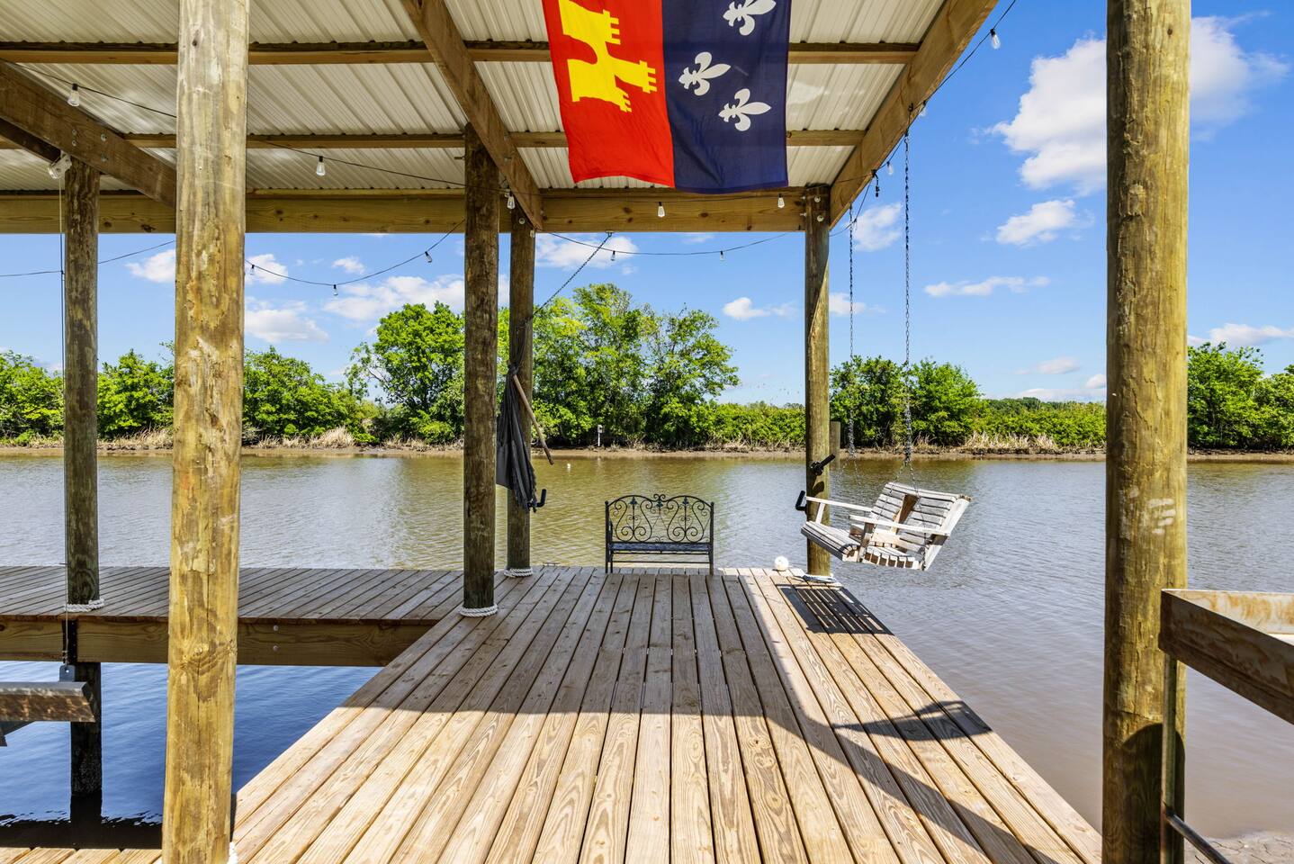 Down Da Bayou Lodge! Near Tabasco & Rip Van Winkle — Erath — vacation rental