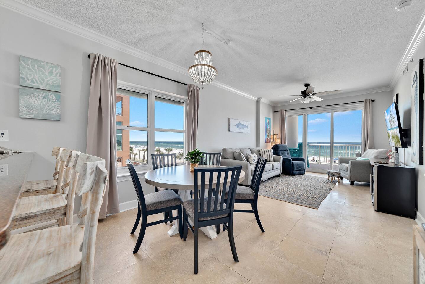 BEACH FRONT~ In/Outdoor Pool ~ Kids Pool & Jacuzzi