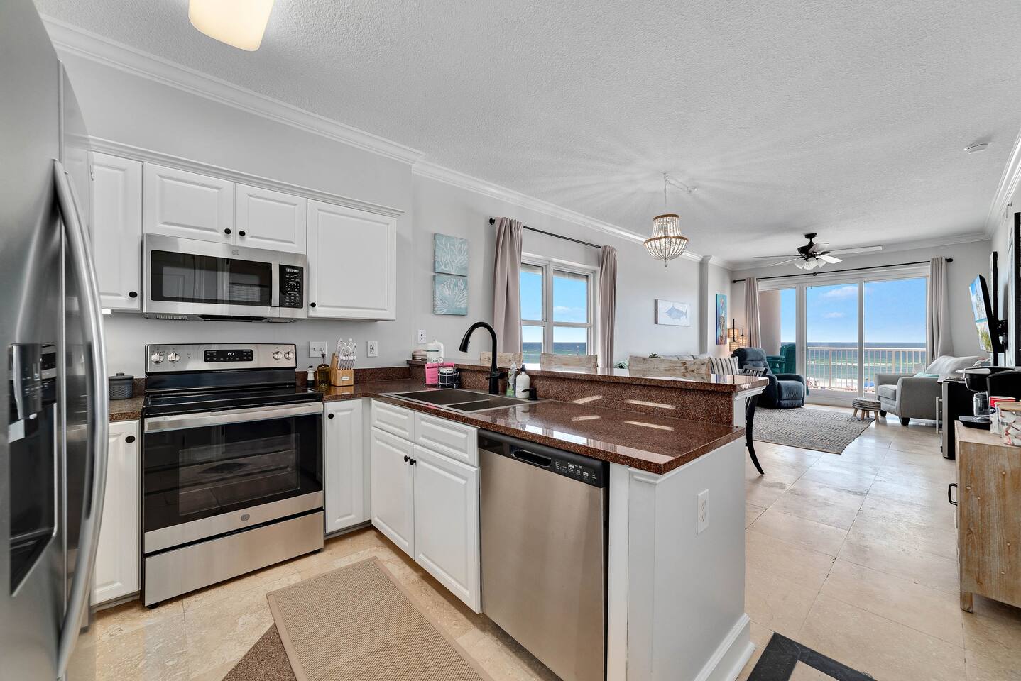 BEACH FRONT~ In/Outdoor Pool ~ Kids Pool & Jacuzzi