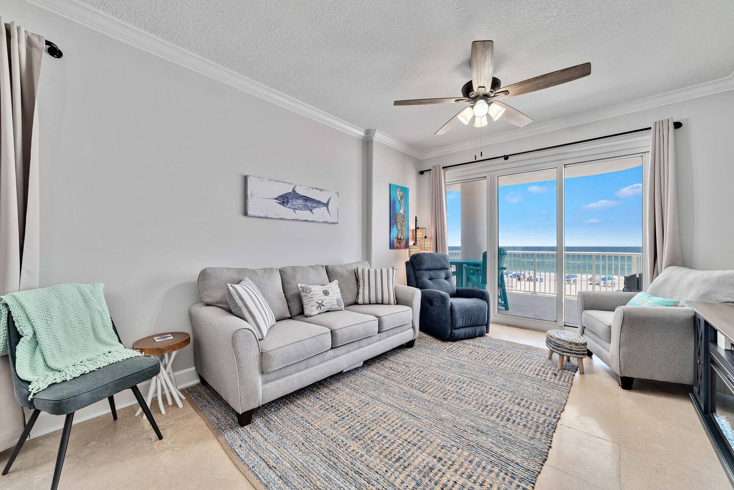 BEACH FRONT~ In/Outdoor Pool ~ Kids Pool & Jacuzzi