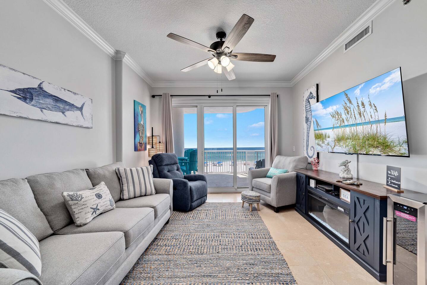 BEACH FRONT~ In/Outdoor Pool ~ Kids Pool & Jacuzzi