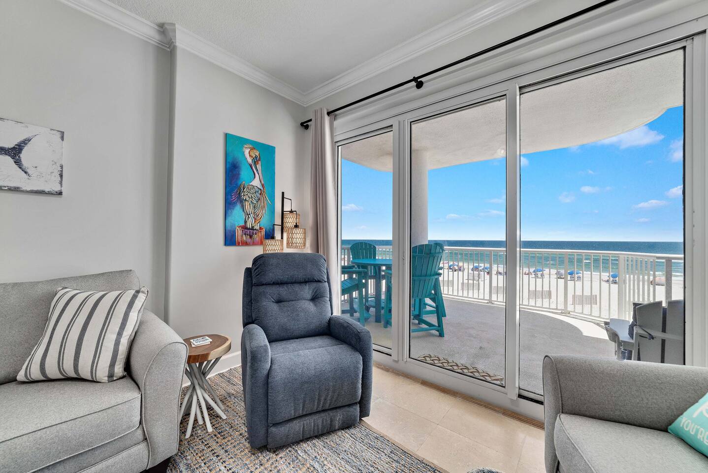 BEACH FRONT~ In/Outdoor Pool ~ Kids Pool & Jacuzzi