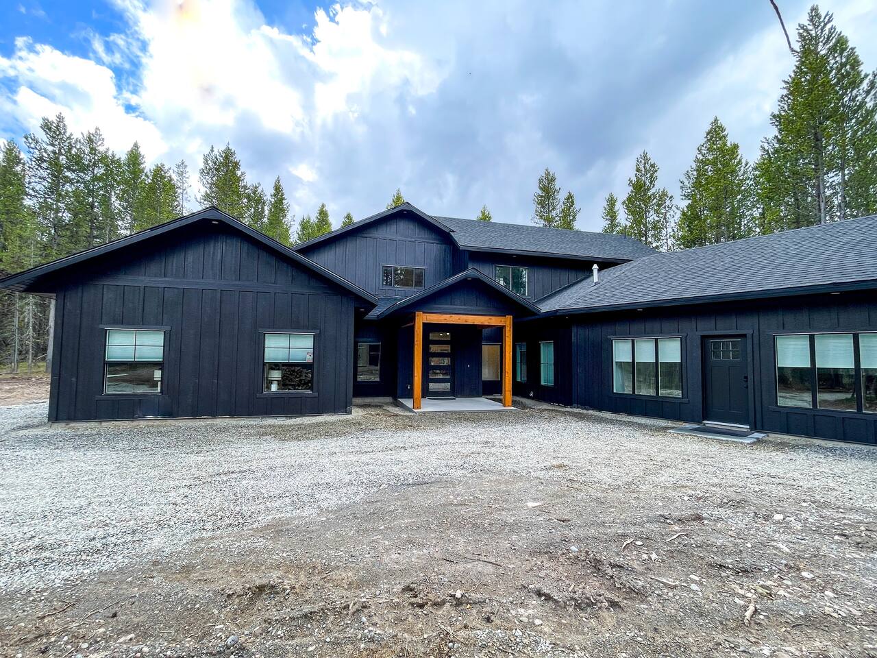 Evergreen Escape - lake access, fire pit, roomy!
