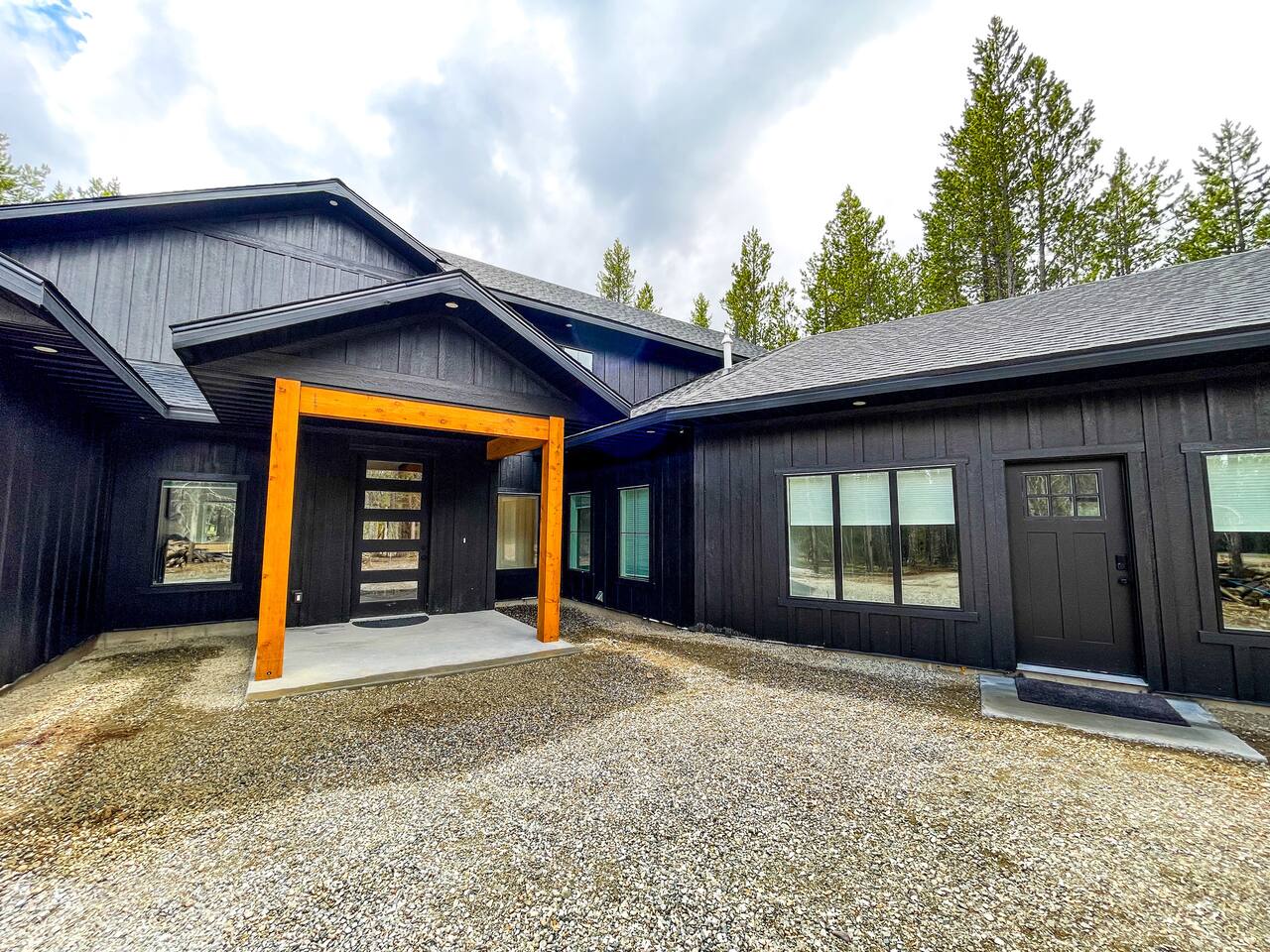 Evergreen Escape - lake access, fire pit, roomy!