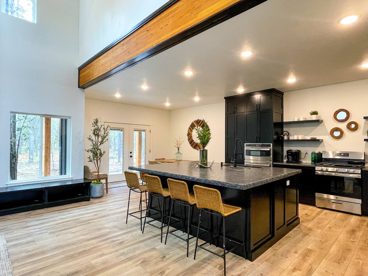 Evergreen Escape - lake access, fire pit, roomy!