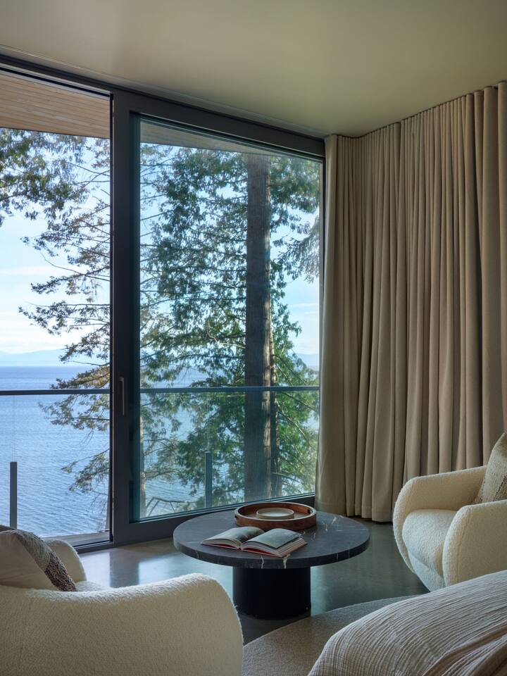 Tsuga Beach Inn - Mahonia Suite - Waterfront