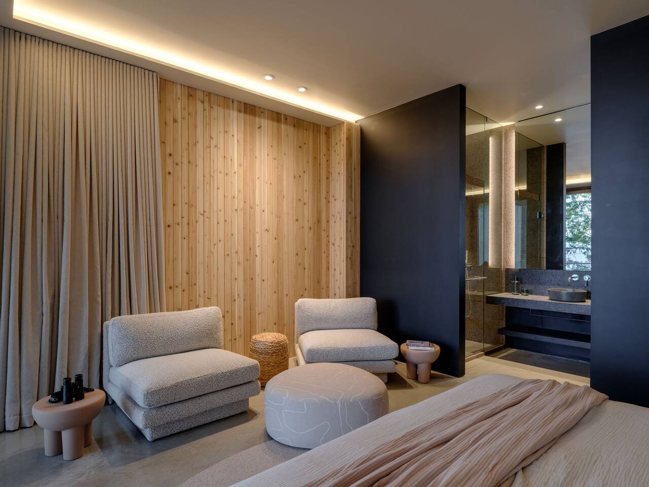 Tsuga Beach Inn - Salal Suite - Waterfront