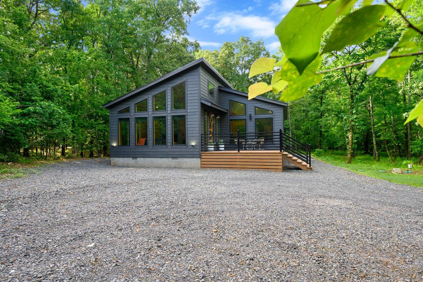 Runaway Couples Spa Retreat | Hot Tub + Fireplaces