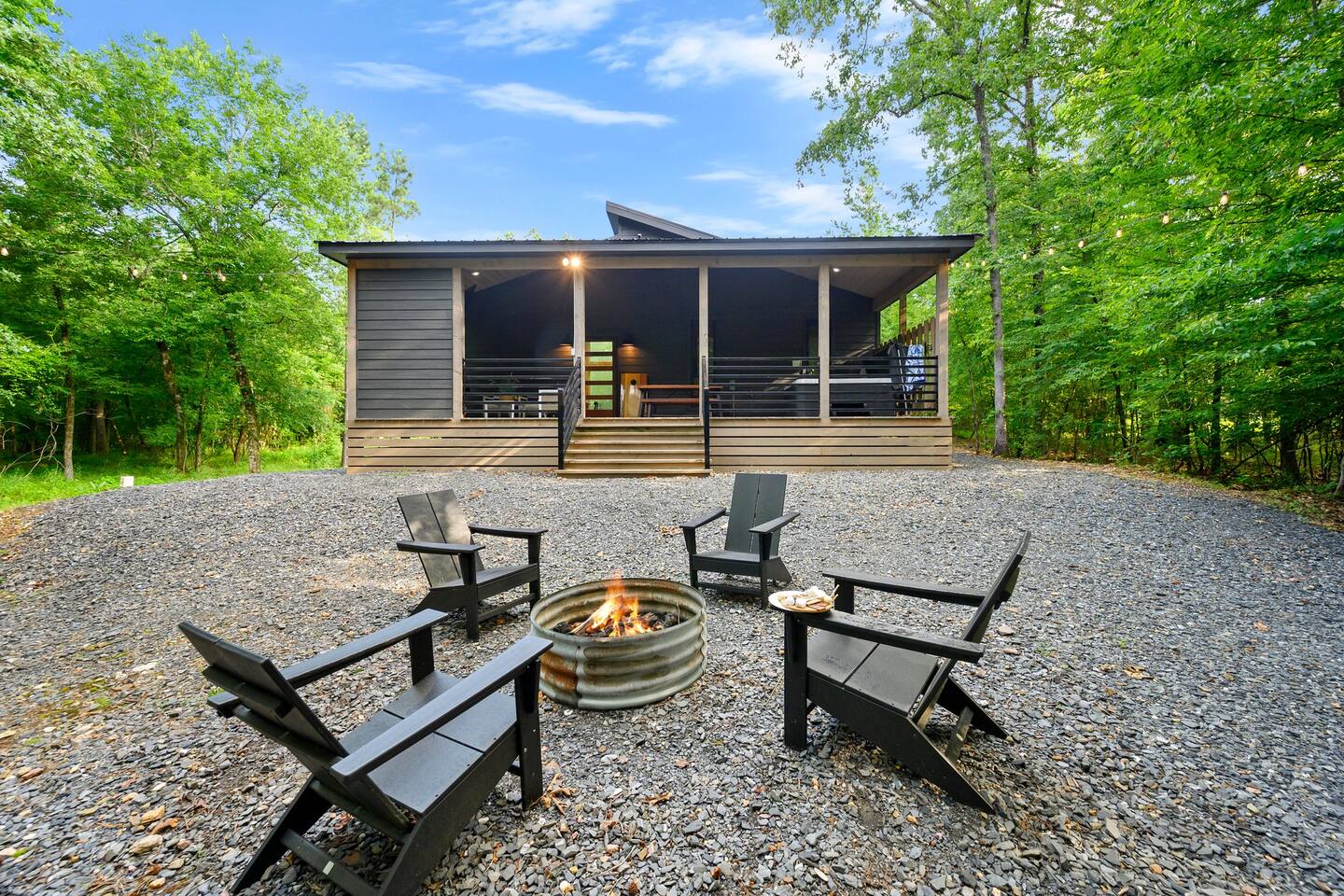 Runaway Couples Spa Retreat | Hot Tub + Fireplaces