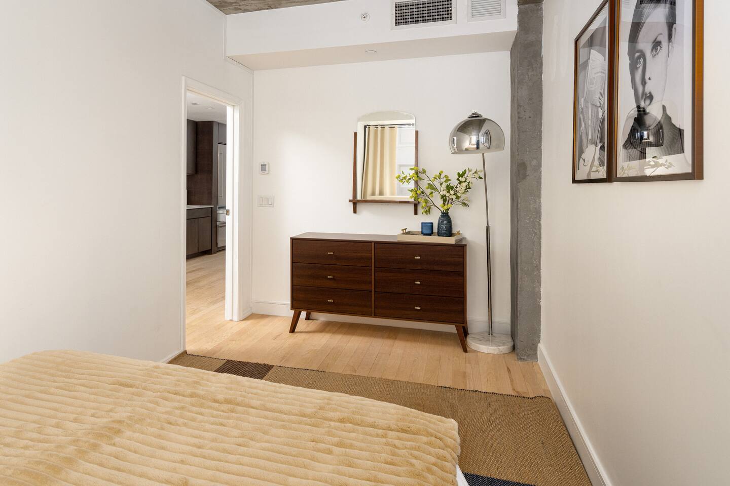 *Special Offer* Luxury Full Floor Chelsea 2BD W/D