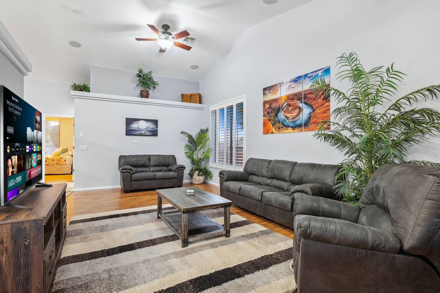 Pool | Firepit | 3bd | 5 mins to Casinos & Lake