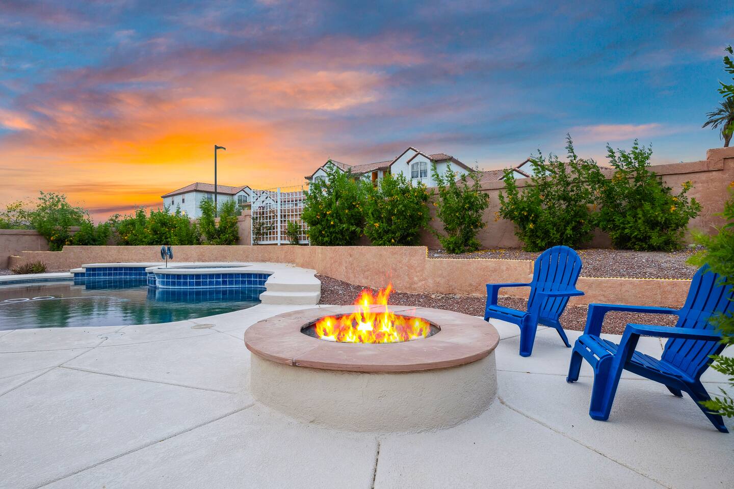 Pool | Firepit | 3bd | 5 mins to Casinos & Lake