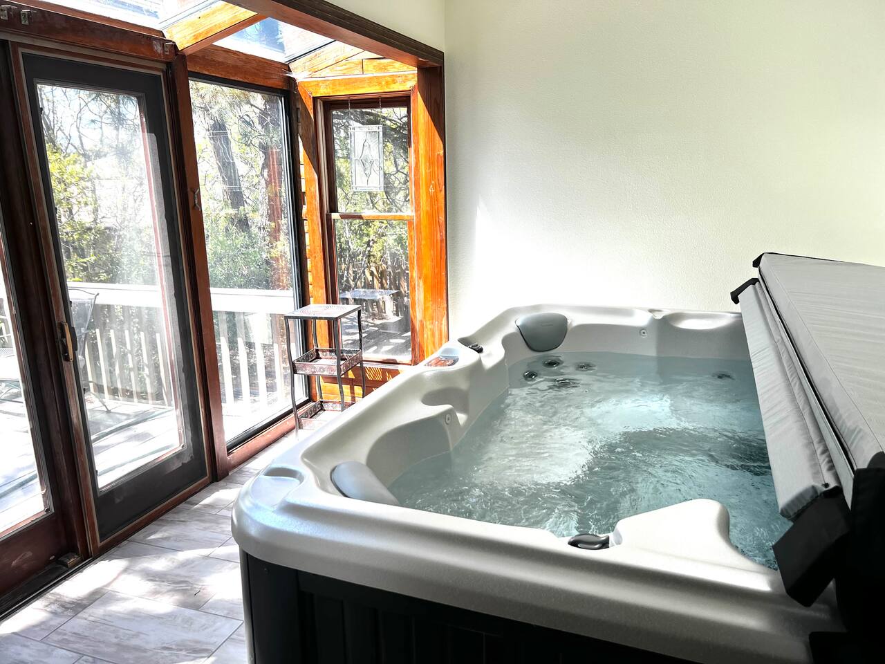 Hot Tub+ Fire Pit+ Arcades+7 Beds+ Yard Games