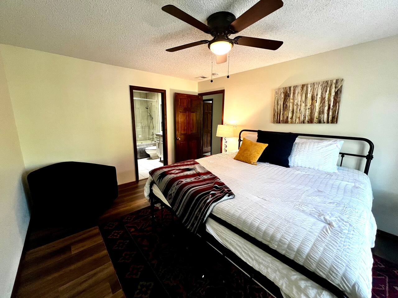 Hot Tub+ Fire Pit+ Arcades+7 Beds+ Yard Games