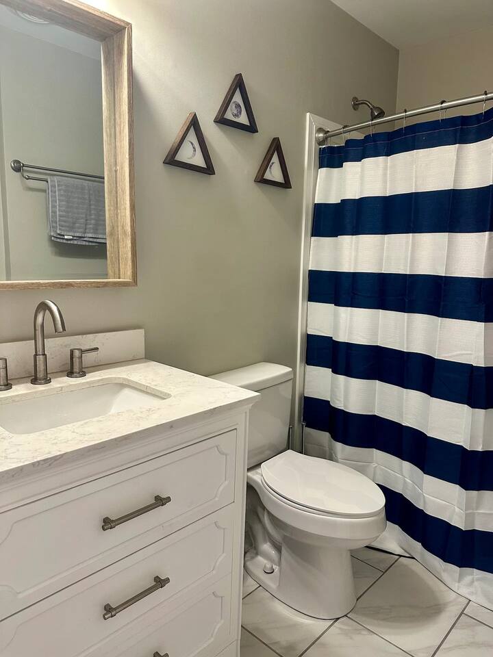 Pet Friendly, Close to Morehead Downtown