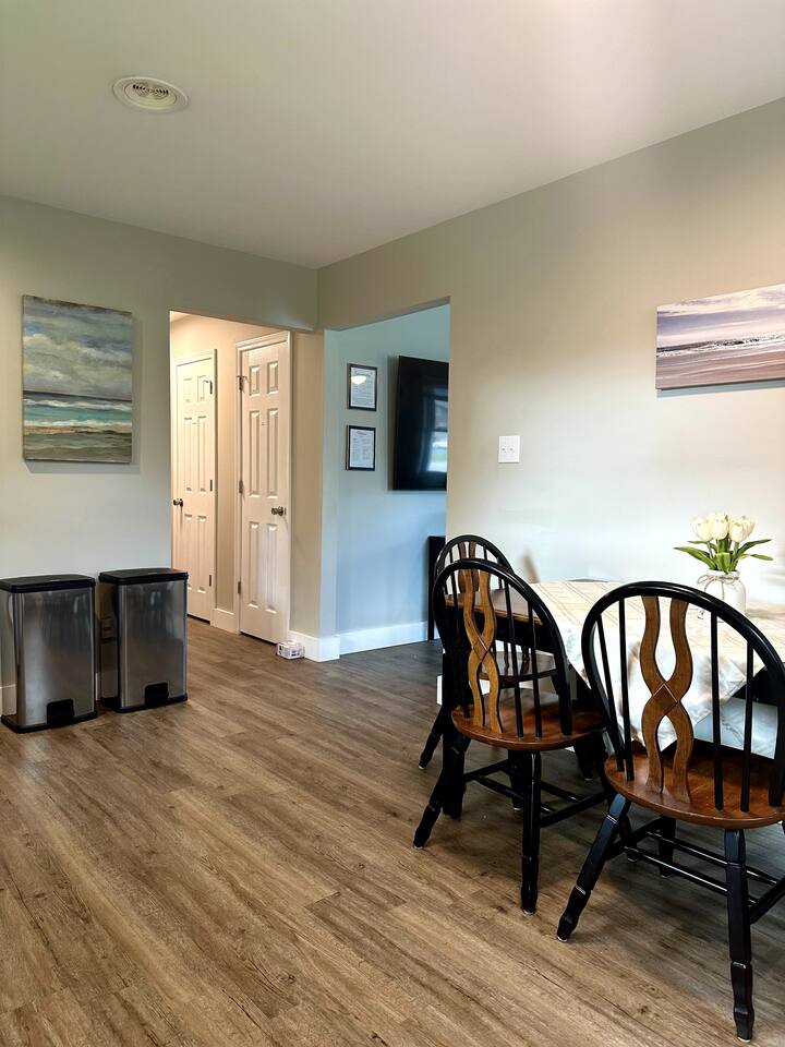 Pet Friendly, Close to Morehead Downtown