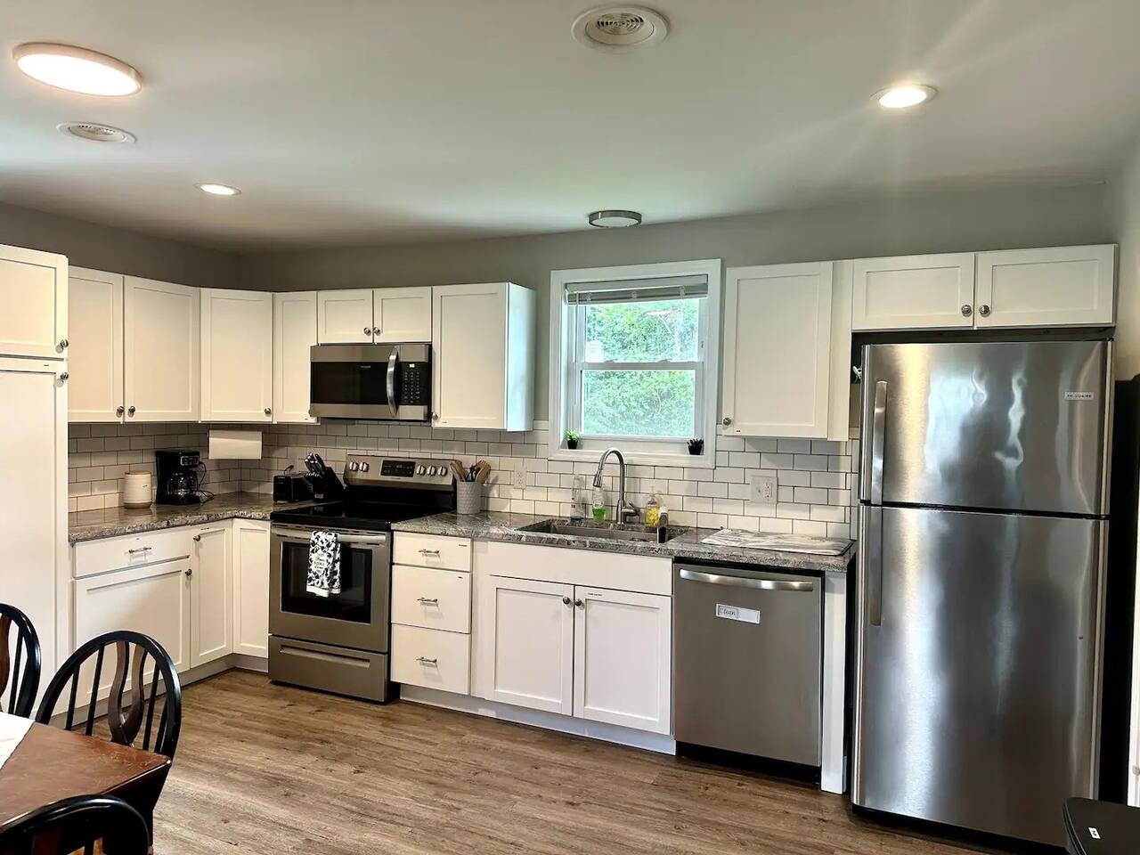 Pet Friendly, Close to Morehead Downtown