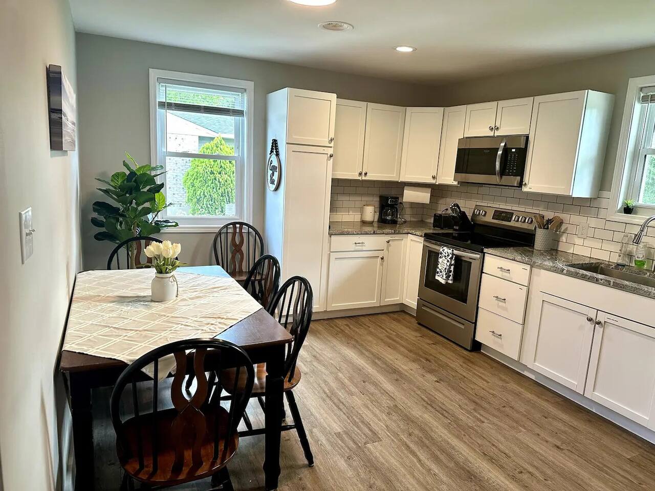 Pet Friendly, Close to Morehead Downtown