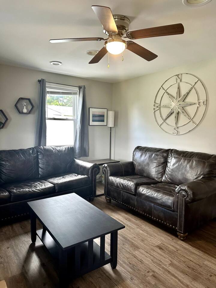 Pet Friendly, Close to Morehead Downtown