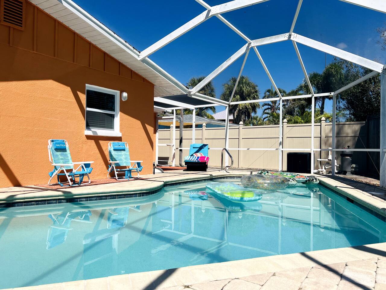 Coral Charmer POOL HOME short walk to beach — Fort Myers Beach — vacation rental
