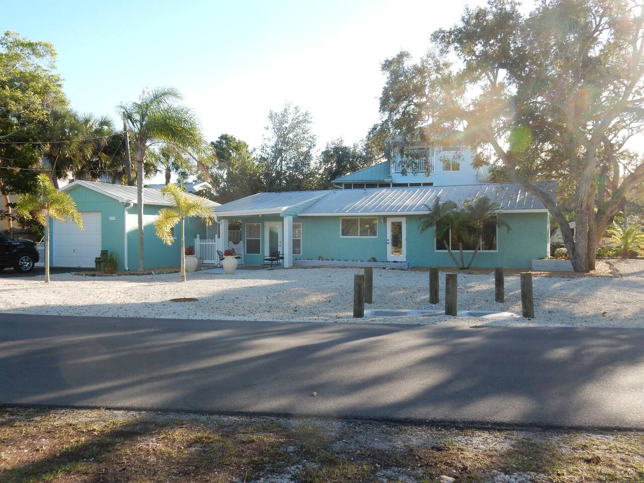 Mid Island Home with Hot Tub 1 Block from beach! — Fort Myers Beach — vacation rental