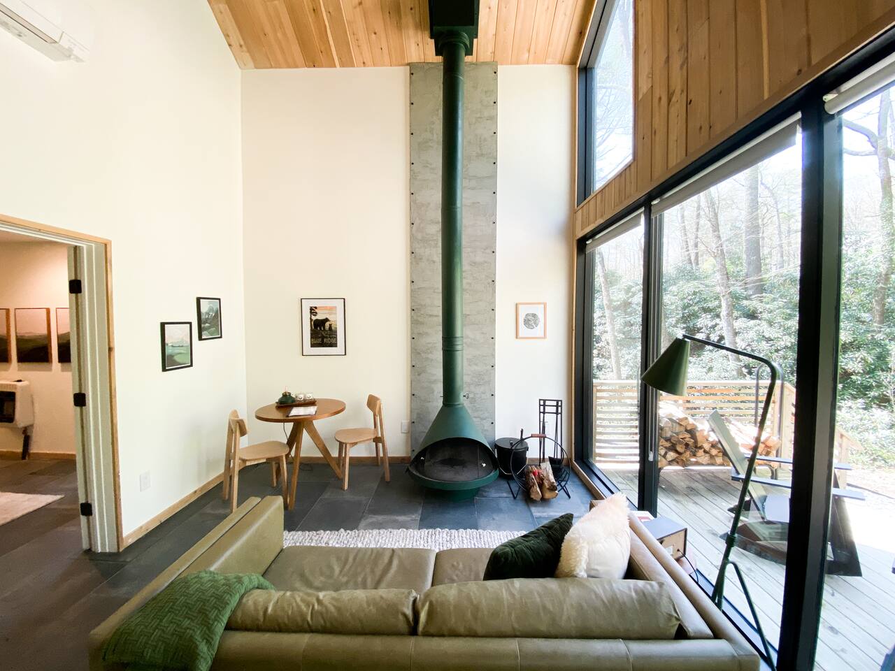 Romantic Loft Fireplace + Heated Floors | Lunori 1