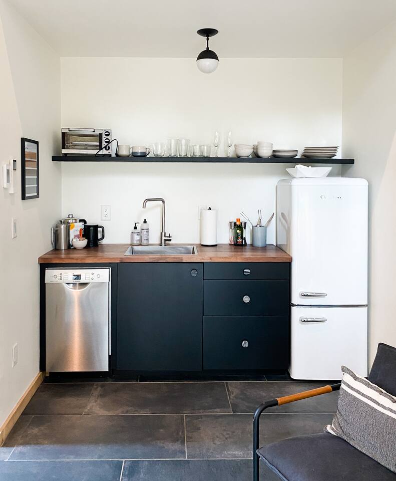 Cozy Designer Loft w/ Fireplace + Patio | Lunori 2