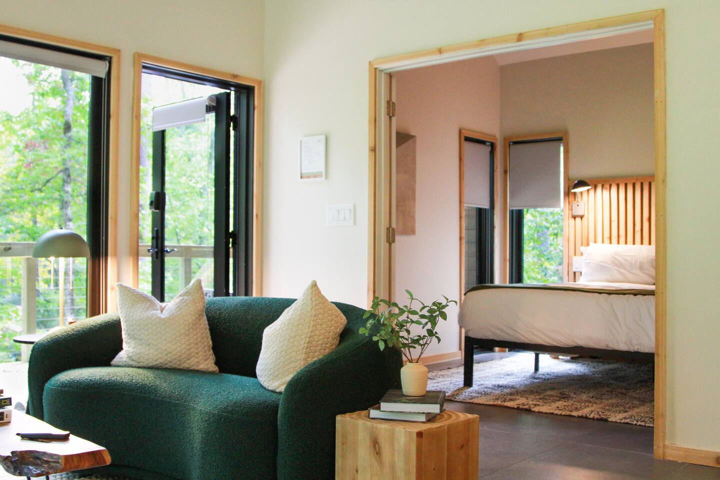 Romantic Treehouse Loft w/ Fireplace | Lunori 4